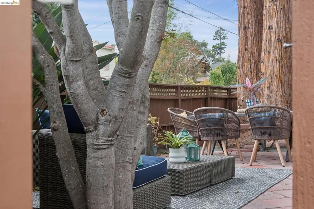 6426 Benvenue Ave #1 Oakland, CA 94618