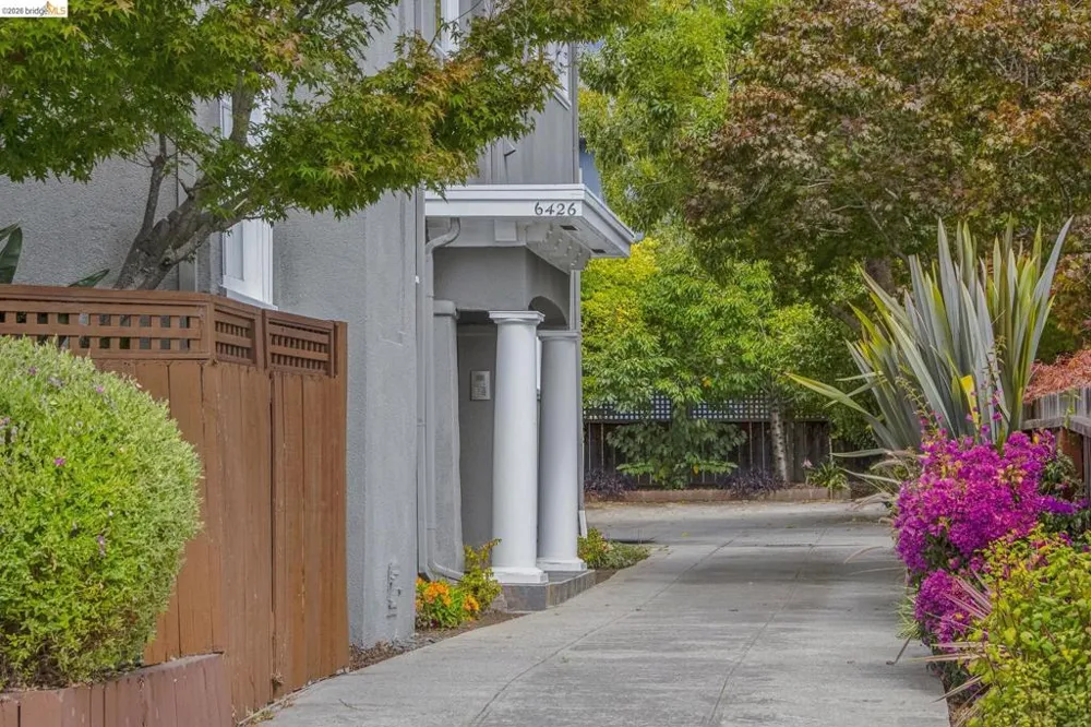 6426 Benvenue Ave #1 Oakland, CA 94618