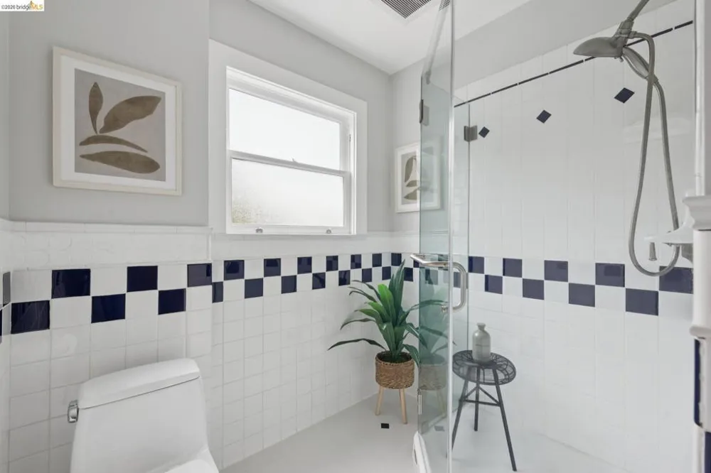 6426 Benvenue Ave #1 Oakland, CA 94618