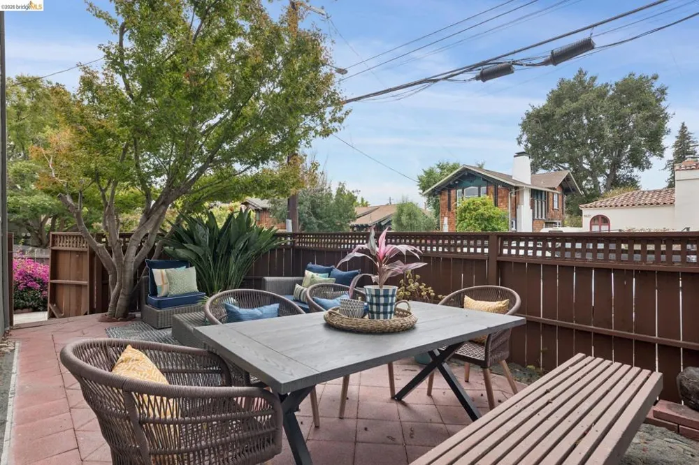 6426 Benvenue Ave #1 Oakland, CA 94618