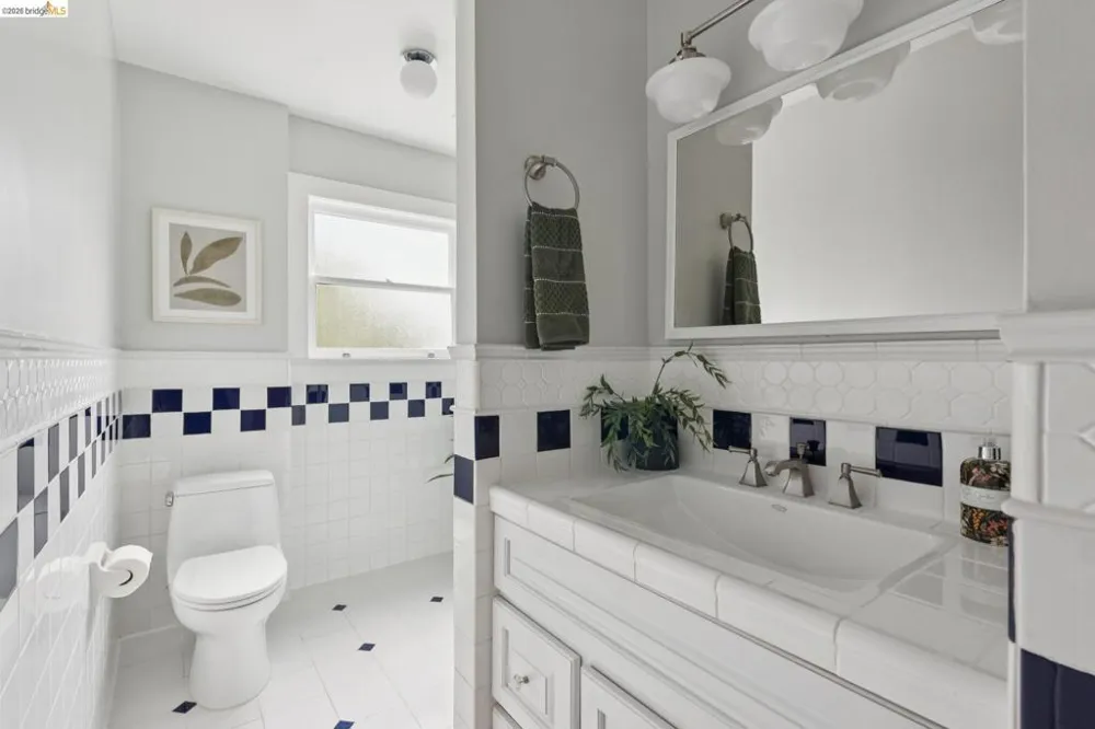 6426 Benvenue Ave #1 Oakland, CA 94618