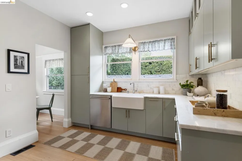 590 66th St Oakland, CA 94609