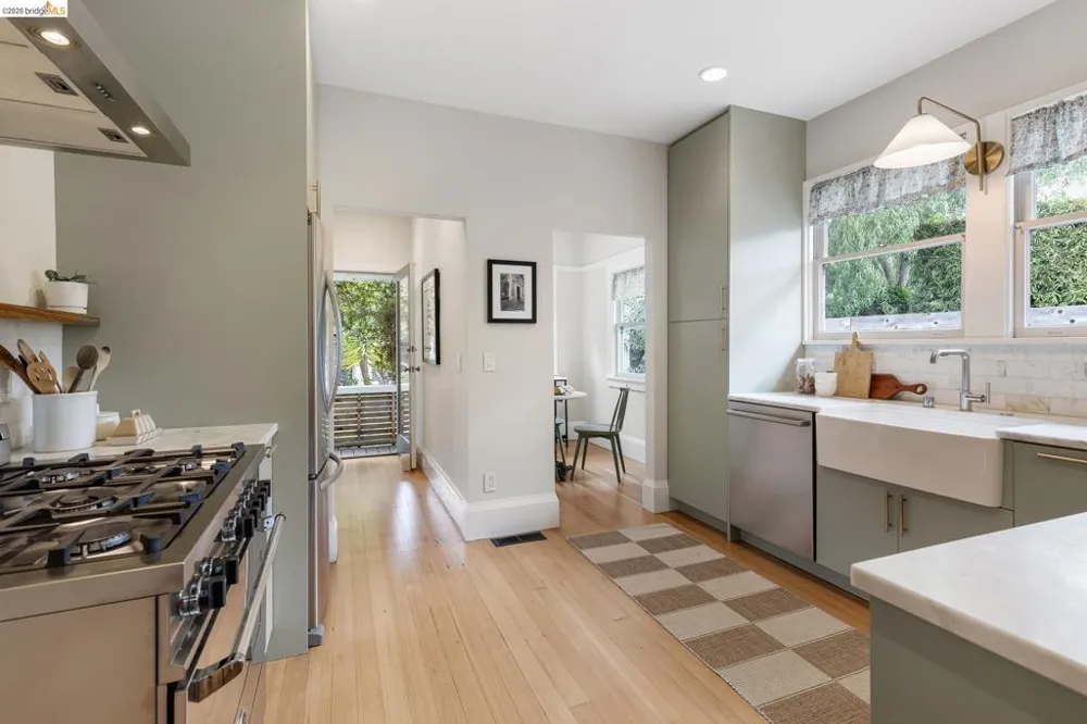 590 66th St Oakland, CA 94609