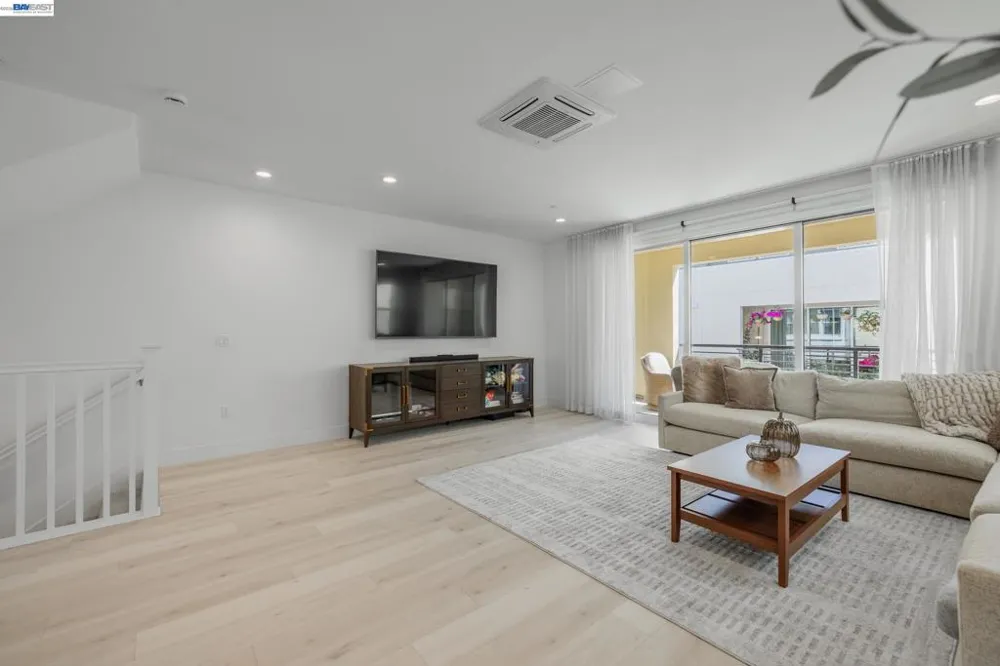 1207 Lorenzini Loop San Ramon, CA 94583