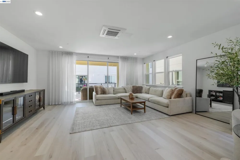 1207 Lorenzini Loop San Ramon, CA 94583