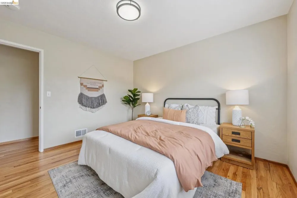 871 Joaquin Ave San Leandro, CA 94577