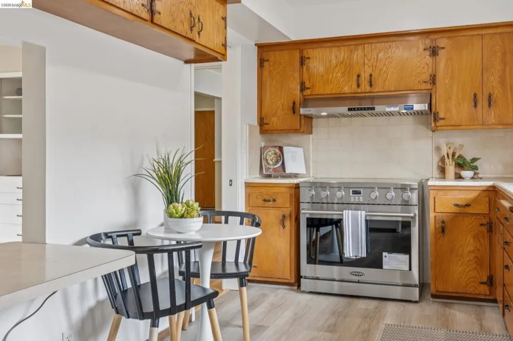 871 Joaquin Ave San Leandro, CA 94577