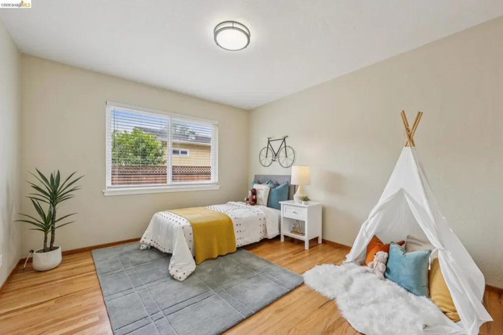 871 Joaquin Ave San Leandro, CA 94577