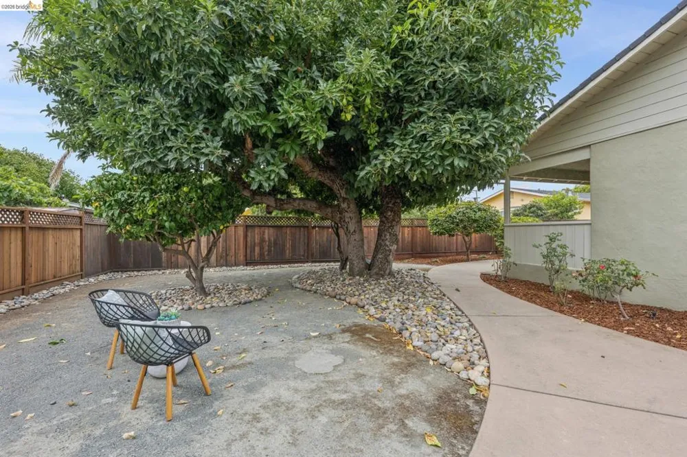 871 Joaquin Ave San Leandro, CA 94577