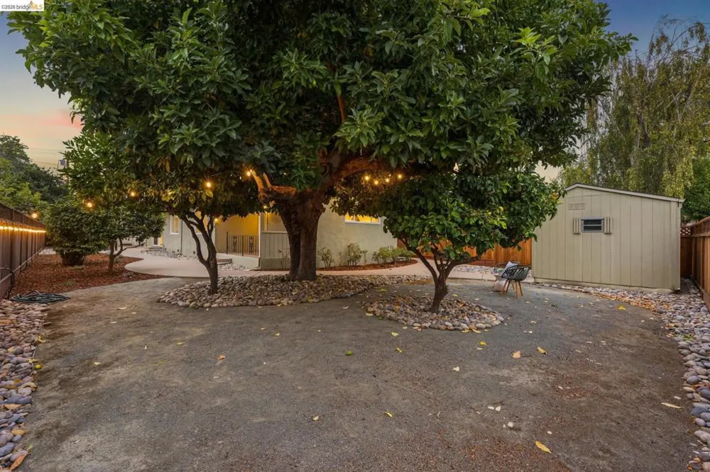 871 Joaquin Ave San Leandro, CA 94577
