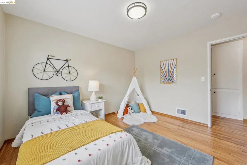 871 Joaquin Ave San Leandro, CA 94577