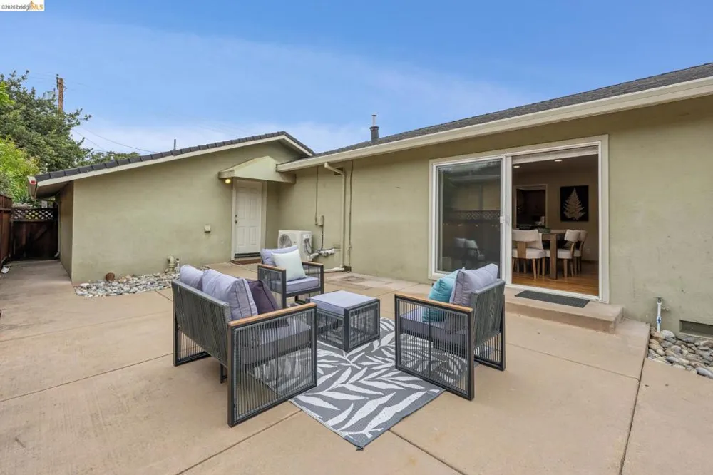 871 Joaquin Ave San Leandro, CA 94577