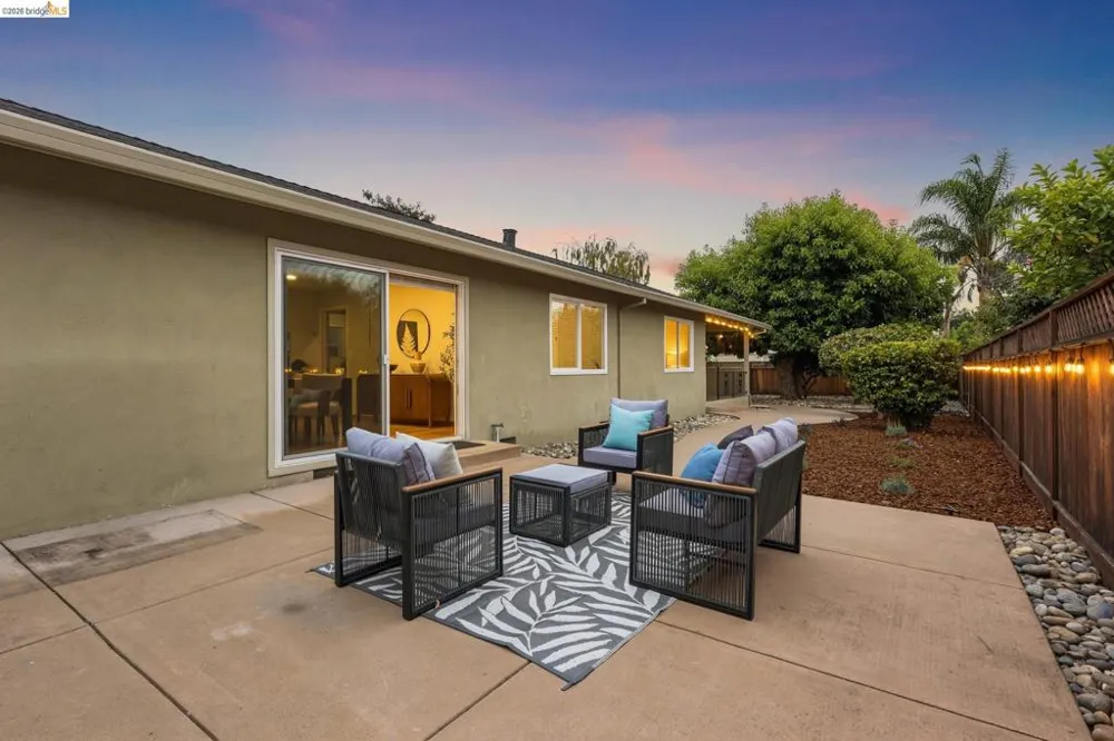 871 Joaquin Ave San Leandro, CA 94577