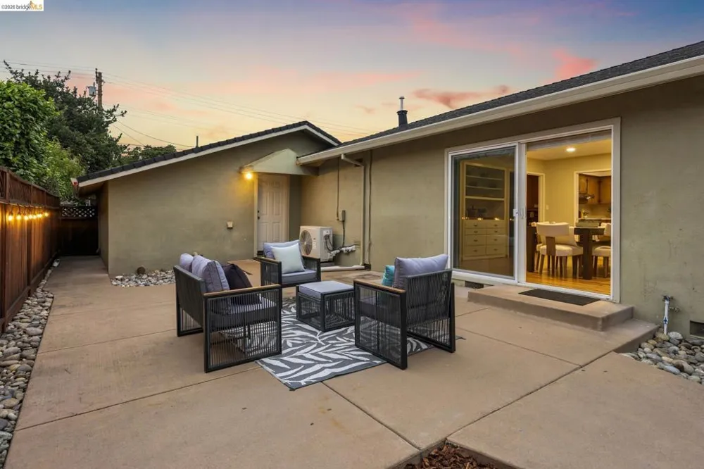 871 Joaquin Ave San Leandro, CA 94577