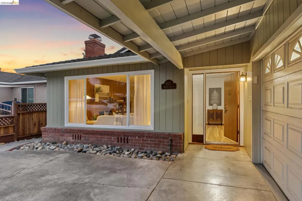 871 Joaquin Ave San Leandro, CA 94577