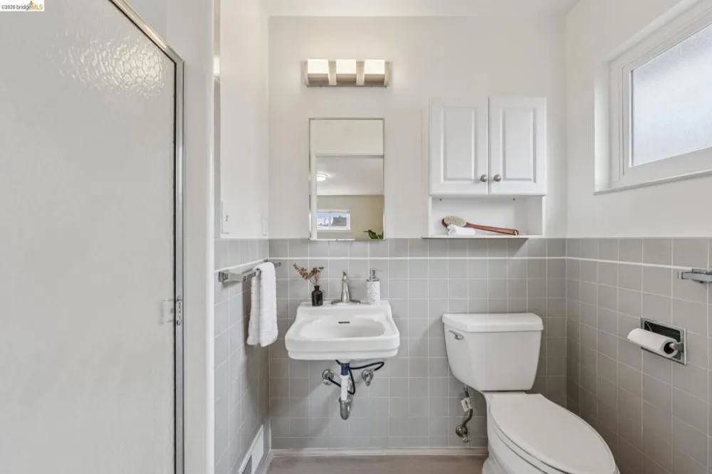 871 Joaquin Ave San Leandro, CA 94577