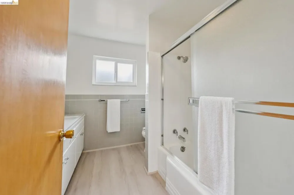 871 Joaquin Ave San Leandro, CA 94577