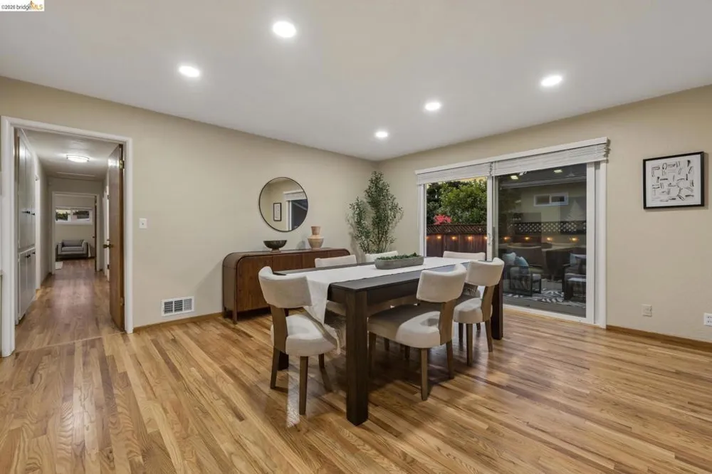 871 Joaquin Ave San Leandro, CA 94577