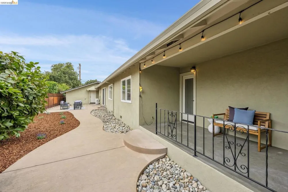 871 Joaquin Ave San Leandro, CA 94577