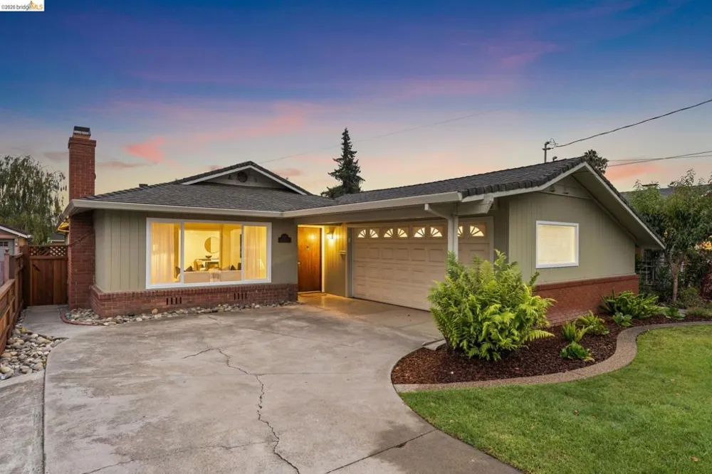 871 Joaquin Ave San Leandro, CA 94577