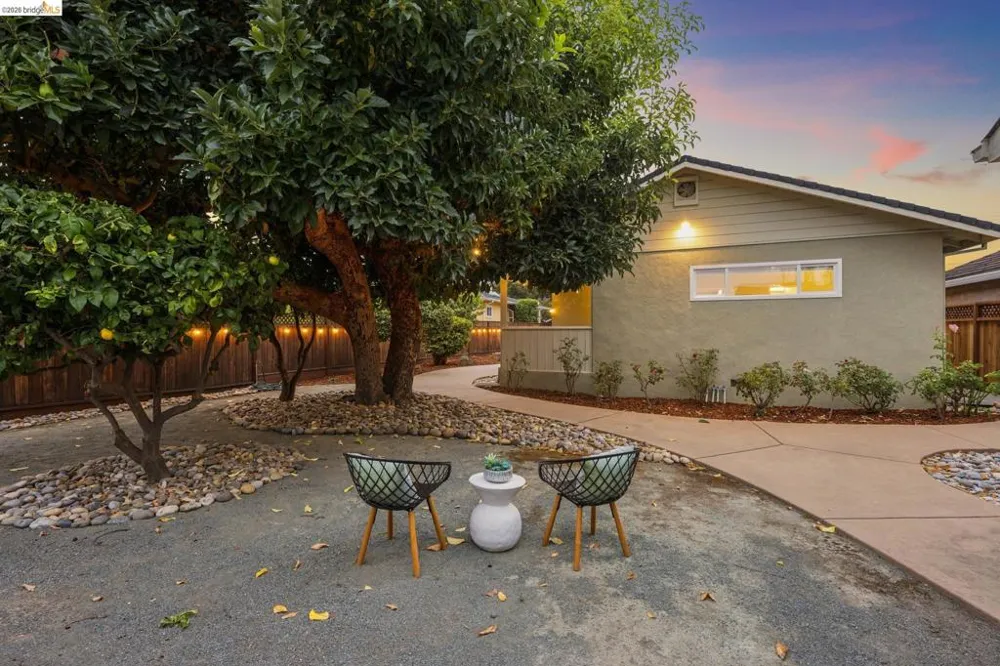 871 Joaquin Ave San Leandro, CA 94577