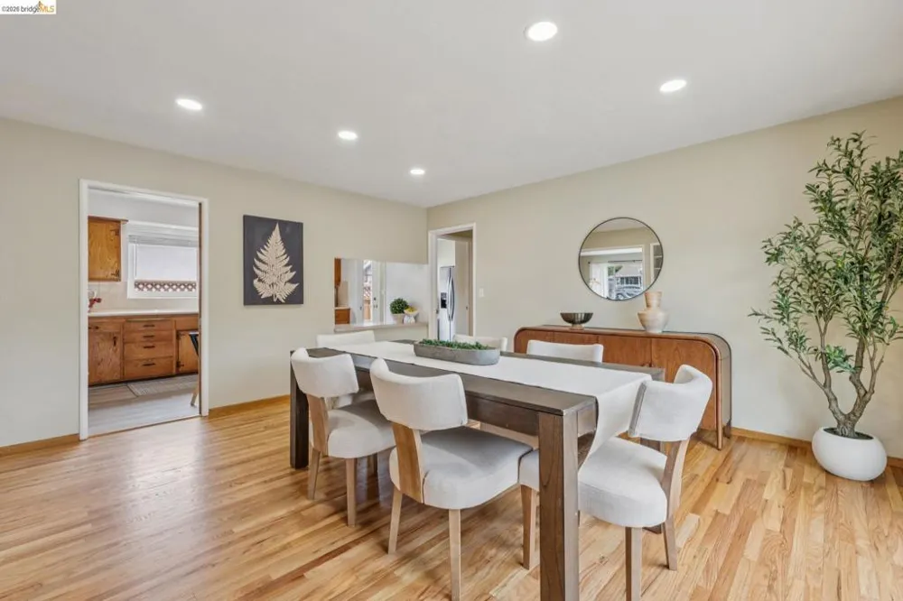 871 Joaquin Ave San Leandro, CA 94577