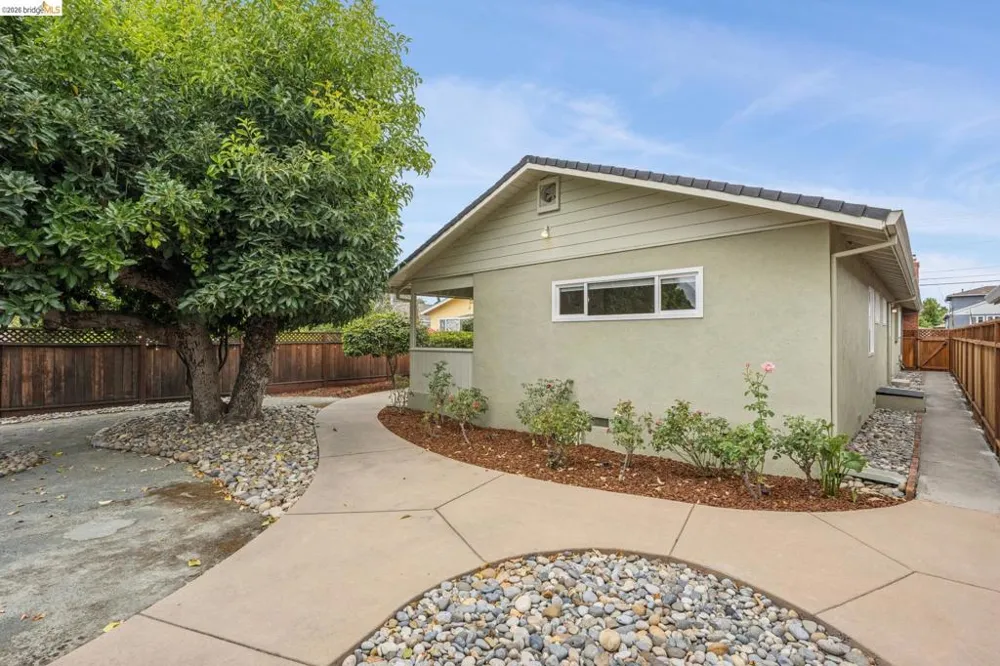 871 Joaquin Ave San Leandro, CA 94577