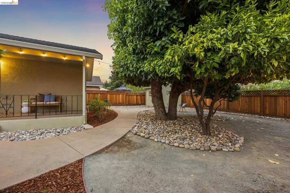 871 Joaquin Ave San Leandro, CA 94577