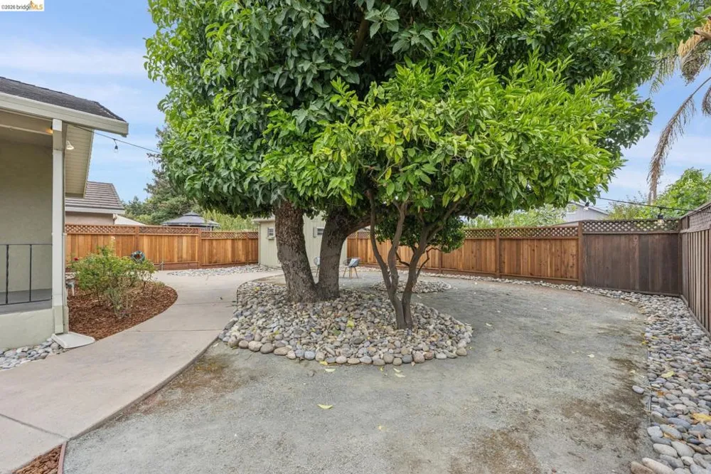 871 Joaquin Ave San Leandro, CA 94577