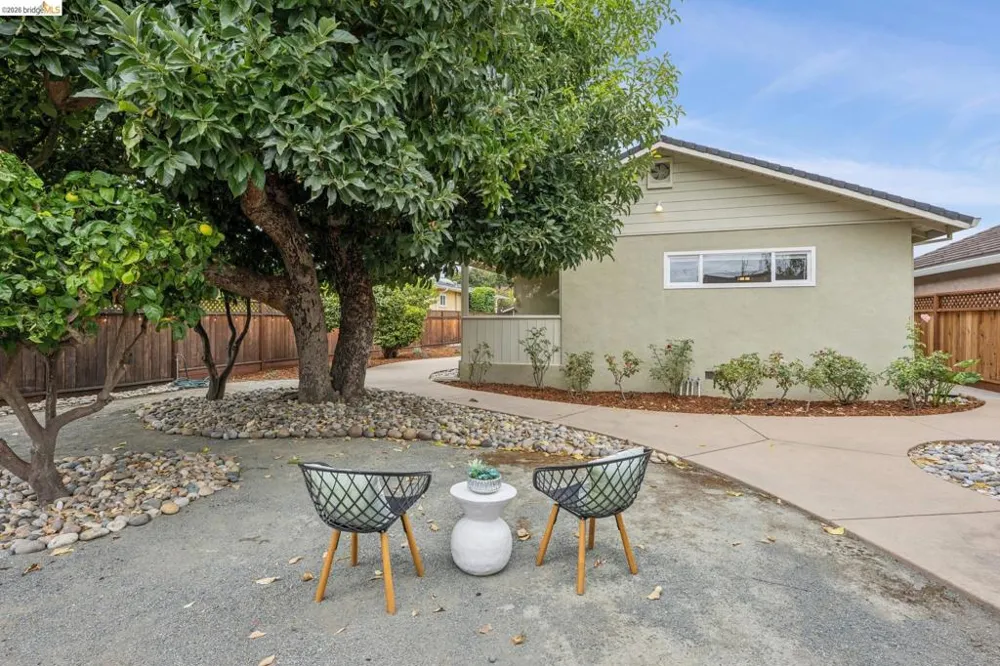 871 Joaquin Ave San Leandro, CA 94577