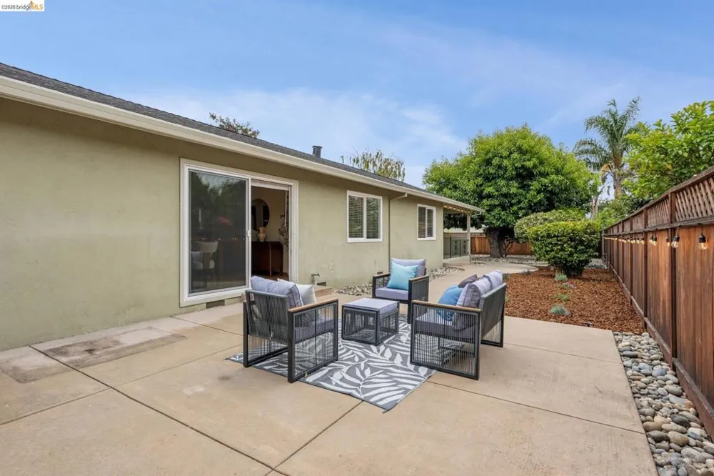 871 Joaquin Ave San Leandro, CA 94577