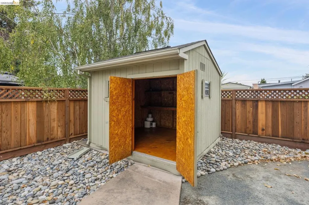 871 Joaquin Ave San Leandro, CA 94577