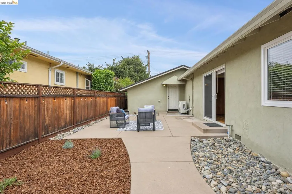 871 Joaquin Ave San Leandro, CA 94577