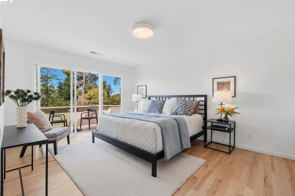 6856 Armour Dr Oakland, CA 94611