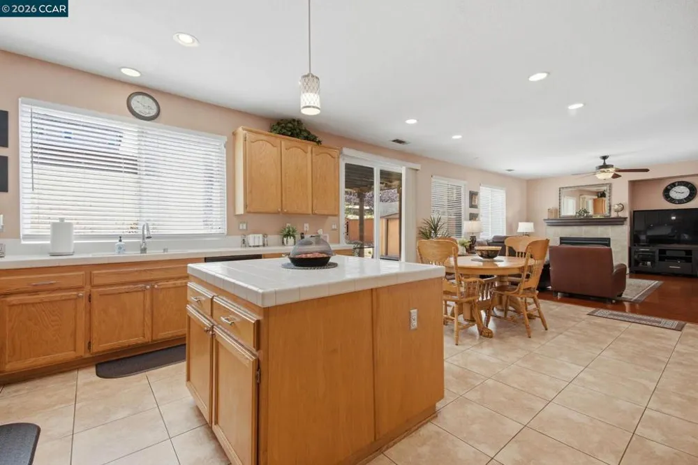 1325 San Lucas Dr Pittsburg, CA 94565