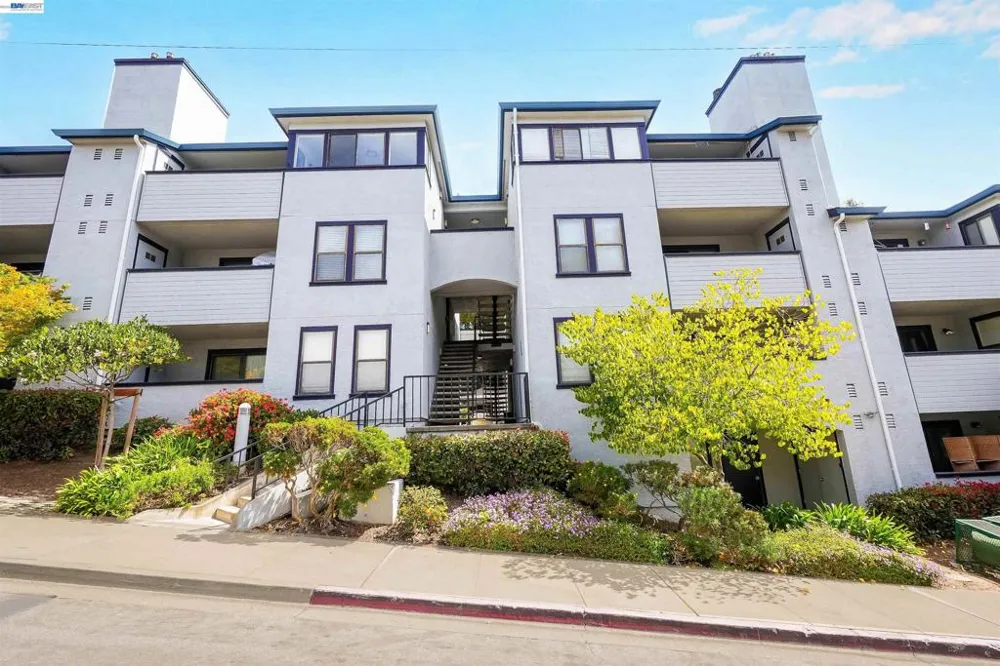 945 Fletcher ln #A331 Hayward, CA 94544