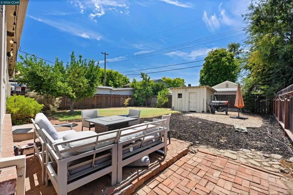 606 W Turner Rd Lodi, CA 95240