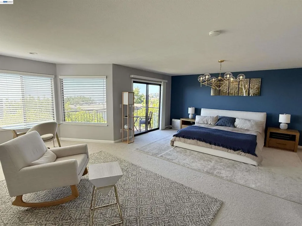 8 Starview Dr Oakland, CA 94618