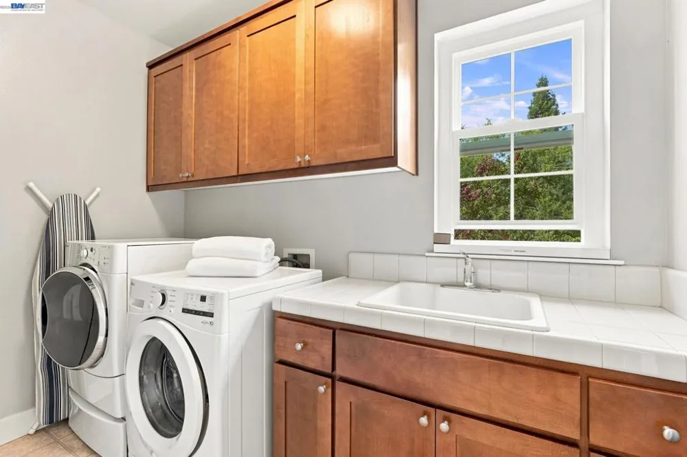 2491 Decker Ln Livermore, CA 94550