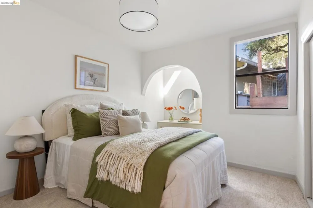 201 Beauforest Dr Oakland, CA 94611