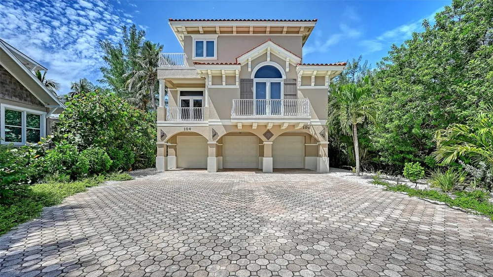 106 74TH STREET #100 Holmes Beach, FL 34217