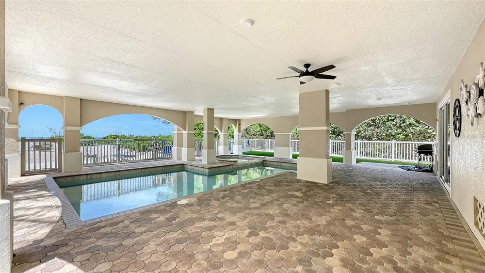 106 74TH STREET #100 Holmes Beach, FL 34217