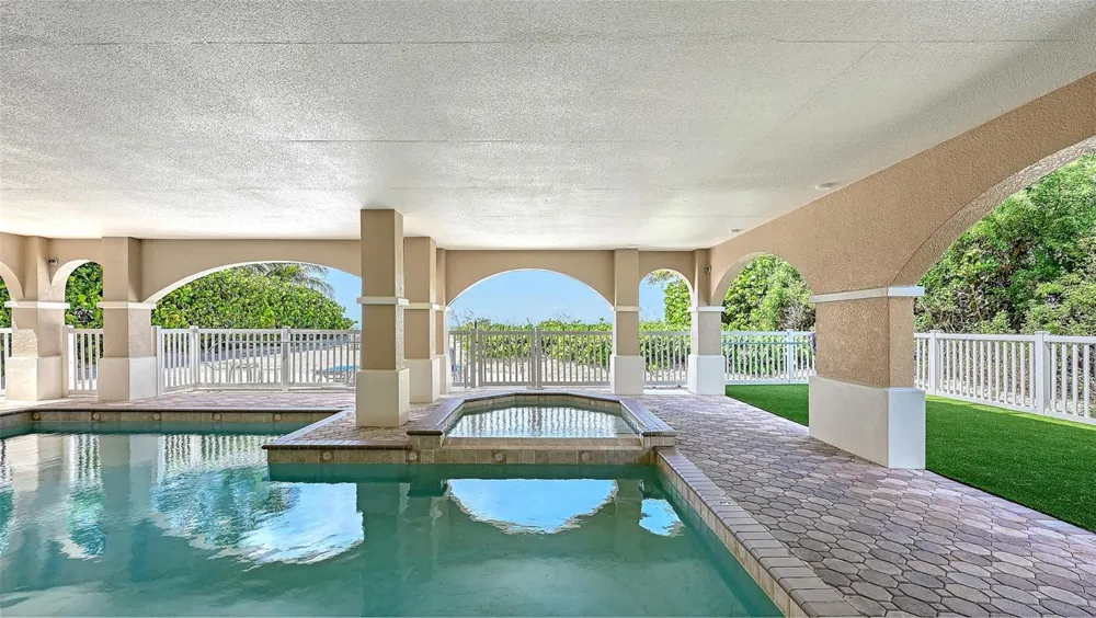 106 74TH STREET #100 Holmes Beach, FL 34217