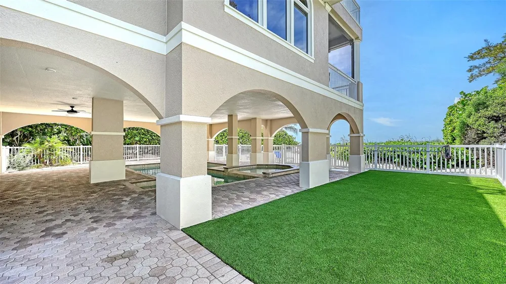 106 74TH STREET #100 Holmes Beach, FL 34217