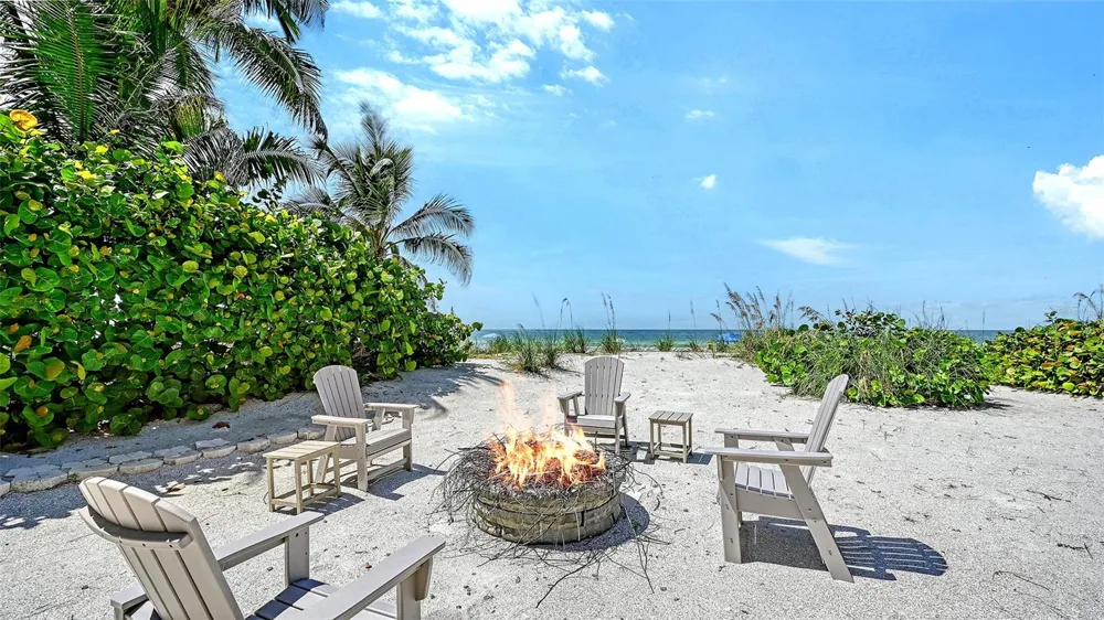 106 74TH STREET #100 Holmes Beach, FL 34217