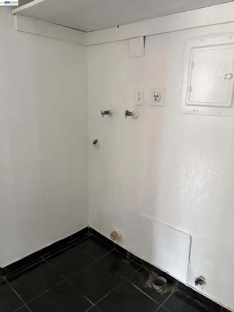9024 Olive St Oakland, CA 94603