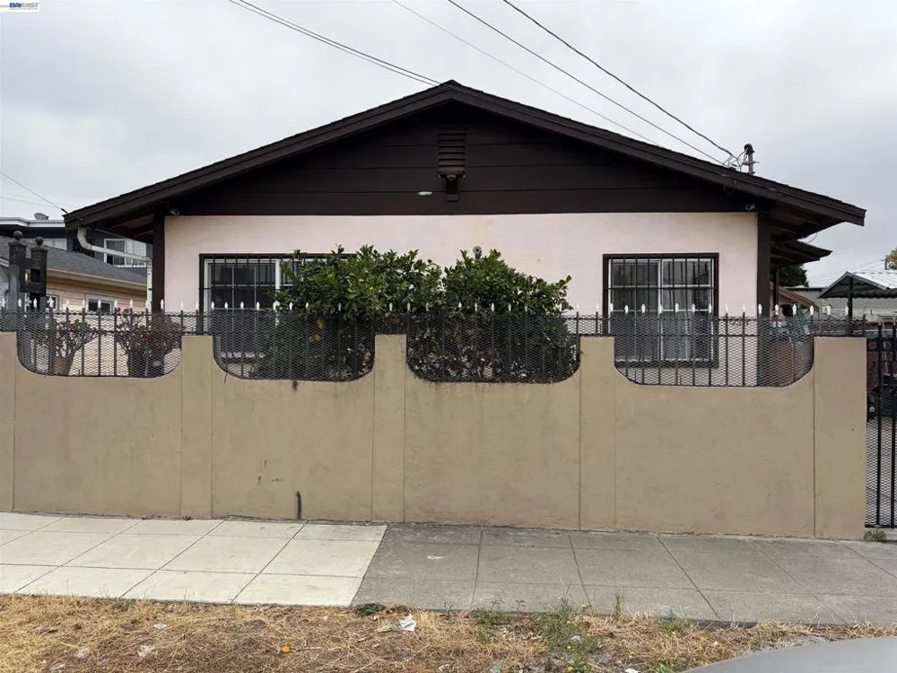 9024 Olive St Oakland, CA 94603