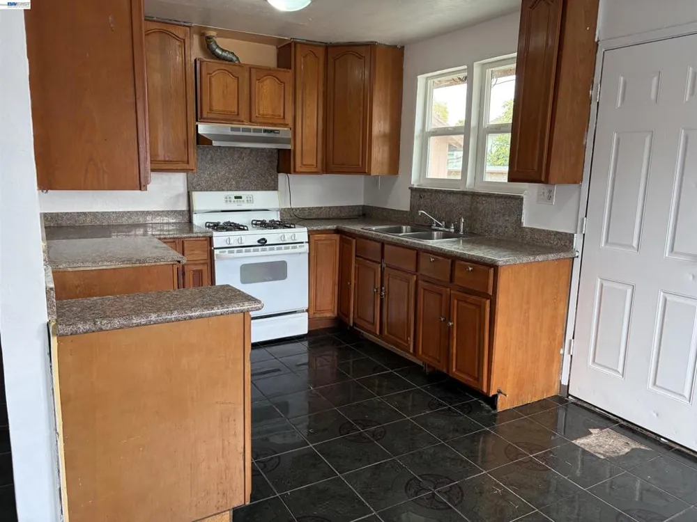 9024 Olive St Oakland, CA 94603
