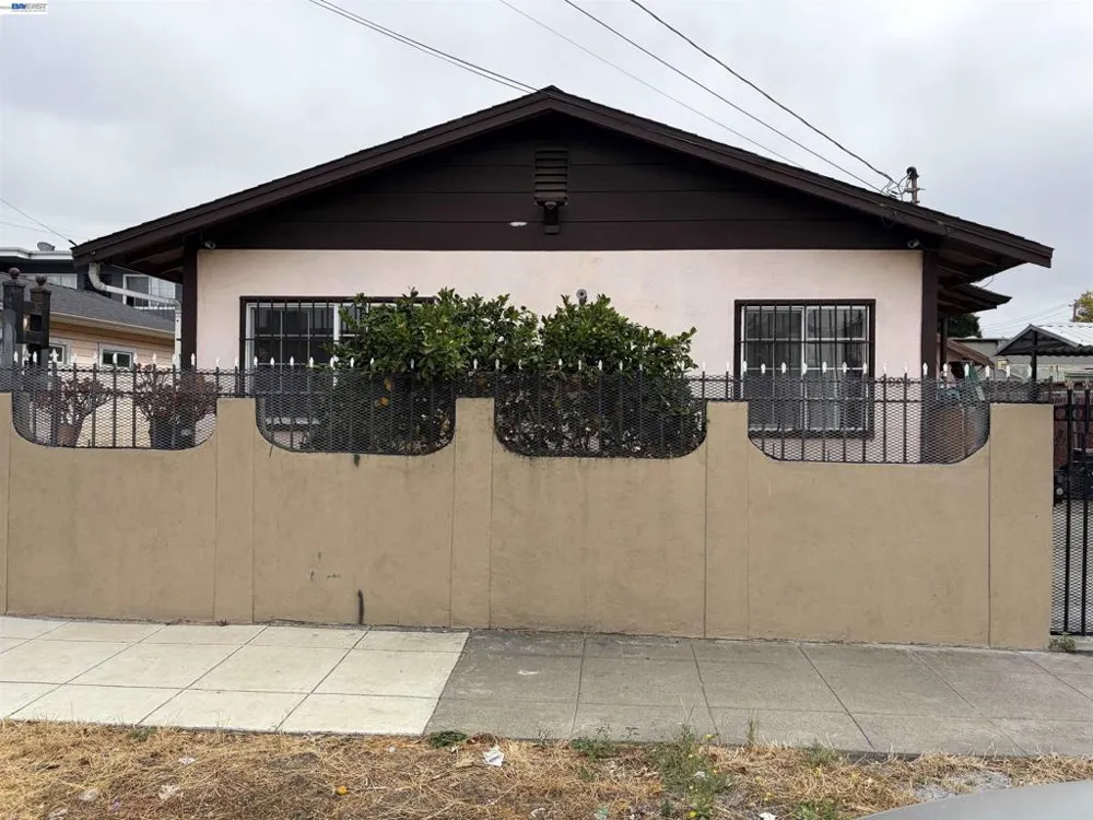 9024 Olive St Oakland, CA 94603