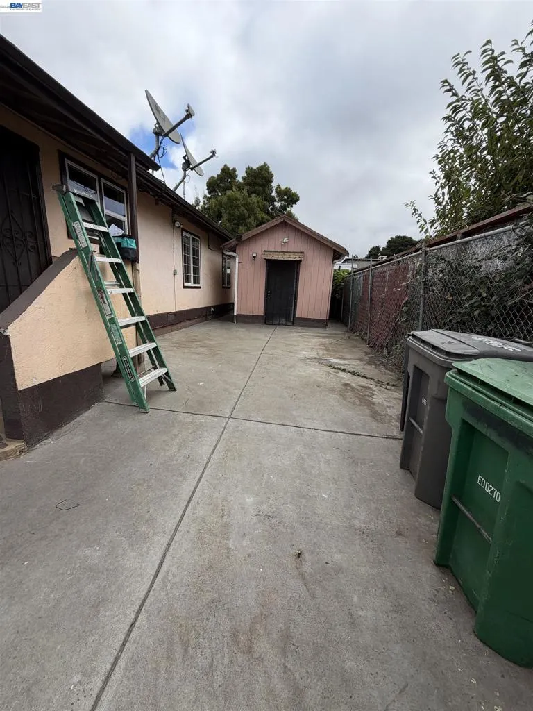 9024 Olive St Oakland, CA 94603